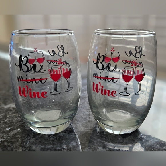Pair set: whimsical "Be Wine" stemless wine tumblers 15.5 oz - Picture 1 of 3